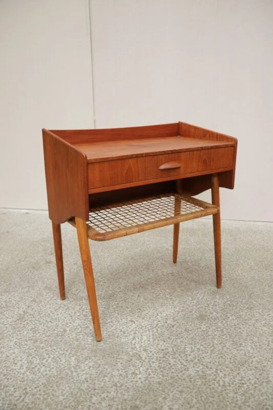 Natbord/entrékommode, teak, flethylde