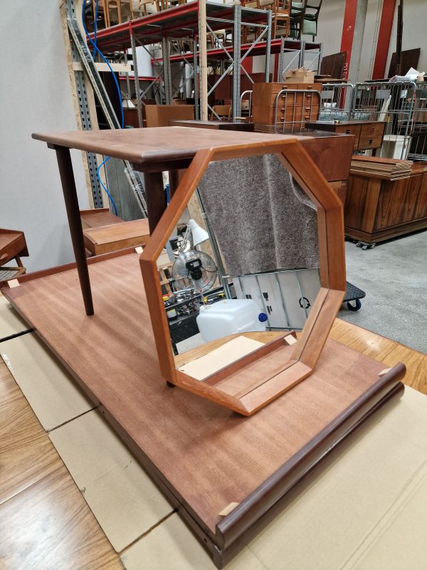 Ottekantet spejl, massiv teak