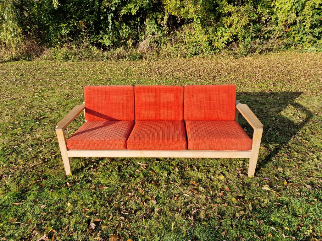 Komfort Trepersoners sofa, massiv egetræ, “Komfort”