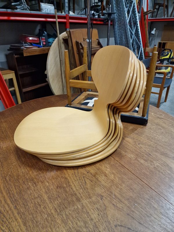 Seks myrestole, Arne Jacobsen