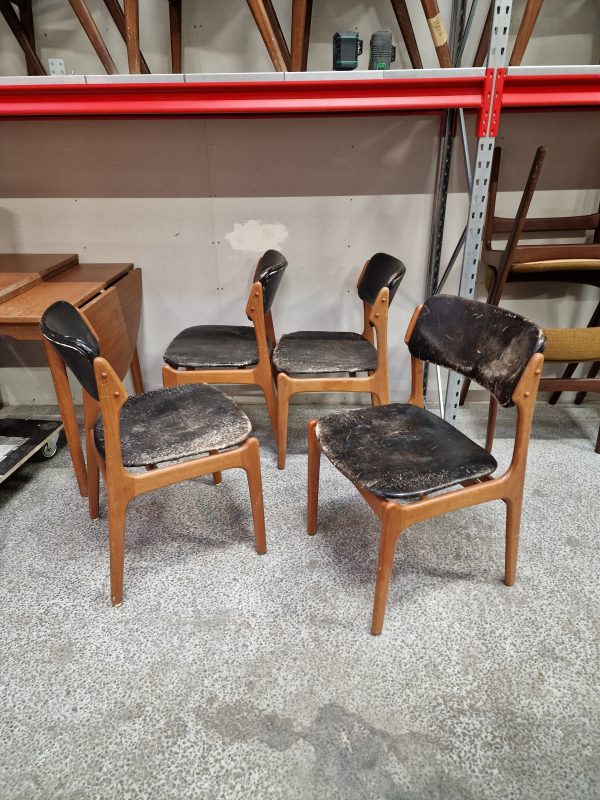 Fire Erik Buch stole til ompolstring, teak