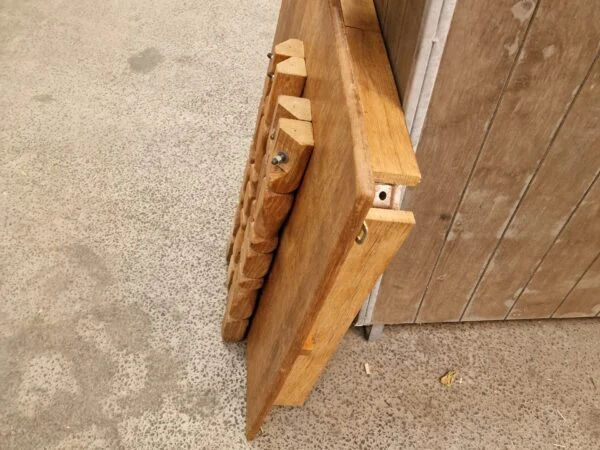 Kvadratisk spisebord i massiv egetræ — billede 2