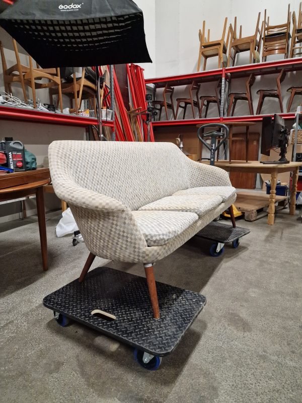 Trepersoners sofa, ben af teak, Fritz Hansen