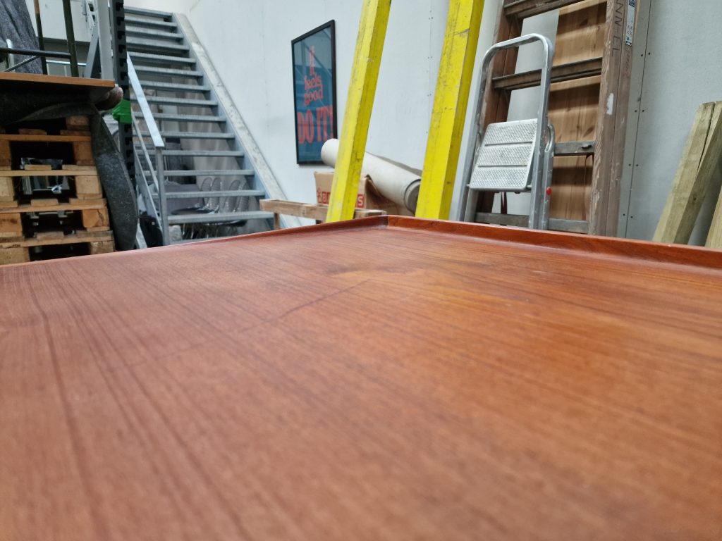 Peter Løvig Nielsen Fritstående skrivebord med kehlet kant i teak, Peter Løvig Nielsen — billede 6