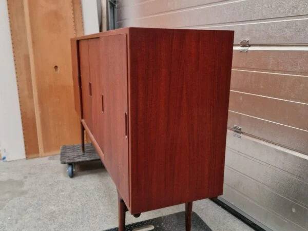 Johannes Andersen, Uldum Møbelfabrik Johannes andersen Teak skænk — billede 9
