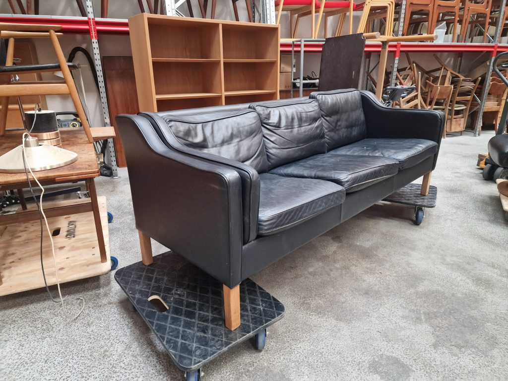 Sort trepersoners sofa — billede 2