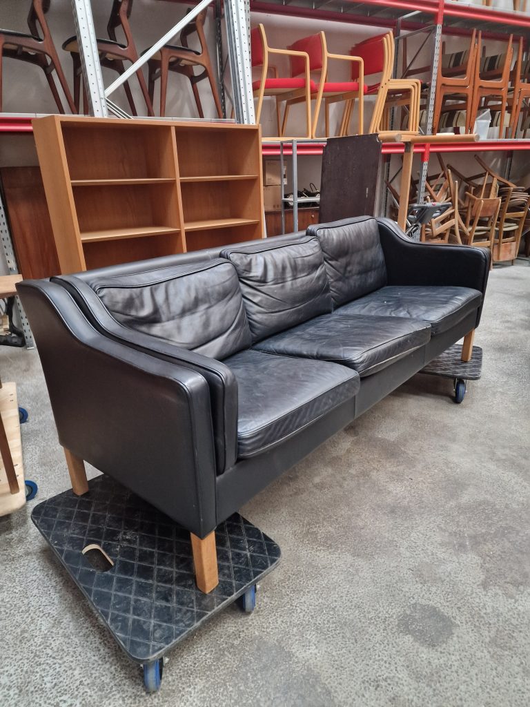 Sort trepersoners sofa — billede 3