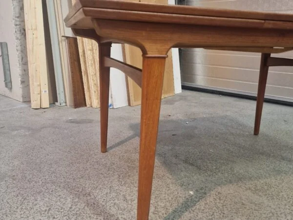 Johannes Andersen Stort teak spisebord med hollandsk udtræk — billede 2