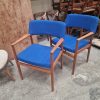 To armstole i massiv teak, blåt betræk, Fritz Hansen