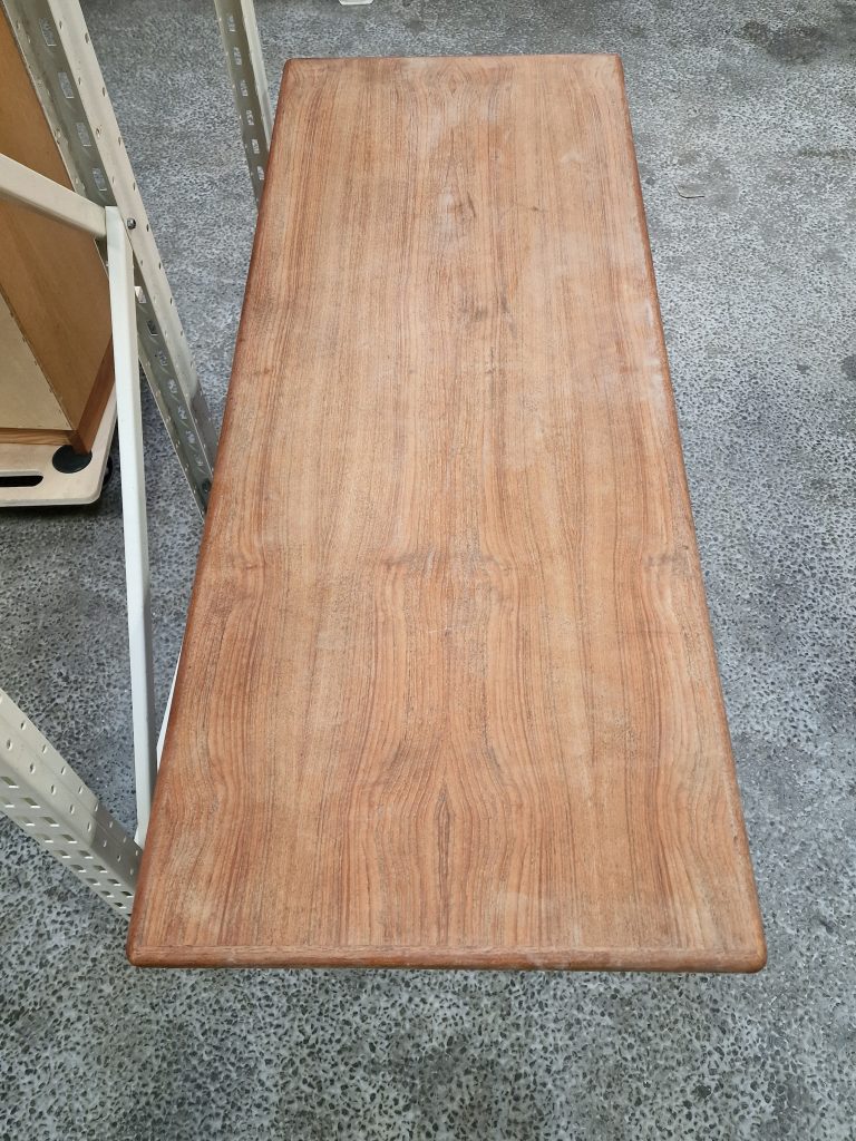 Sofabord i teak og egetræ med flethylde, til renovering — billede 3