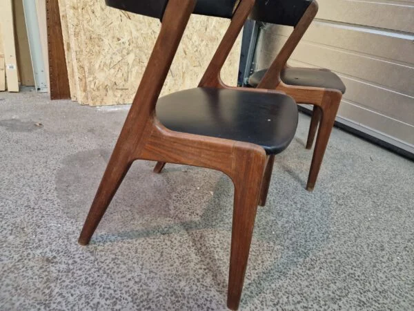 Anderstrup møbelfabrik, T21 / Fire Chair af Kai Kristiansen To spisestole i teak af Anderstrup møbelfabrik, T21 / Fire Chair af Kai Kristiansen — billede 7