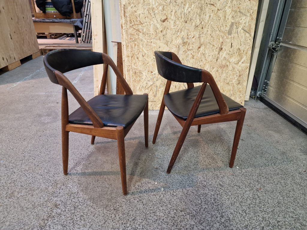 Kai Kristiansen model 31 To spisestole i teak model 31 af Kai Kristiansen