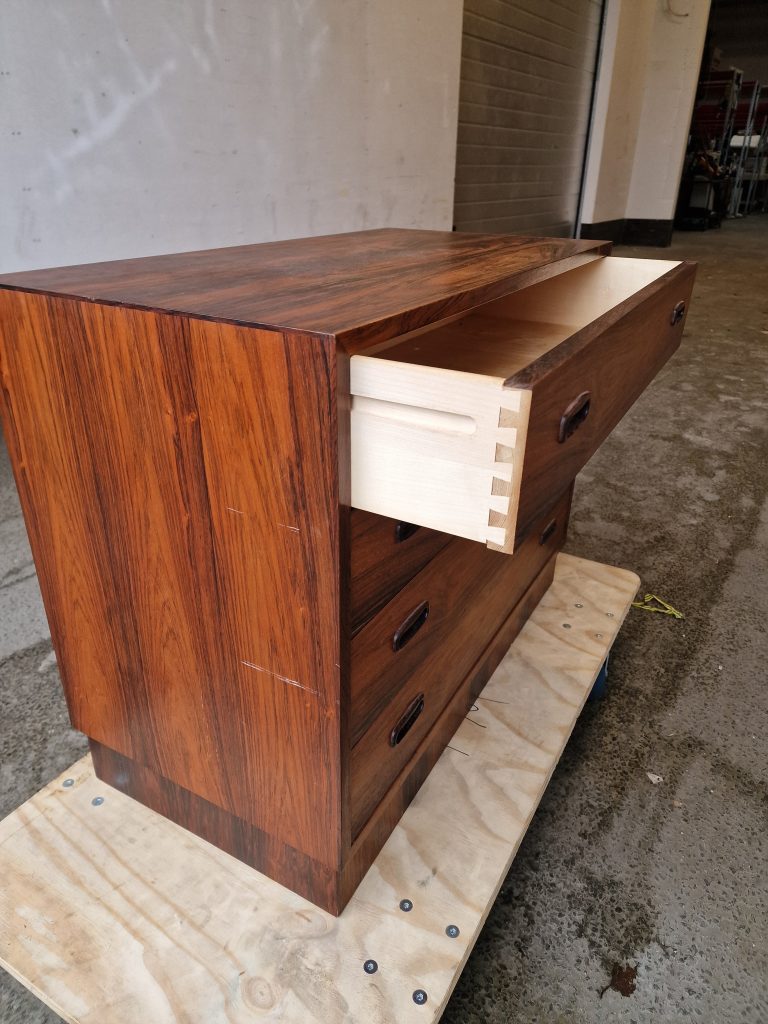 Palisander kommode med fire skuffer, Hundevad — billede 7