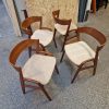 Fire spisestole med buet ryg i teak, til ompolstring — billede 2