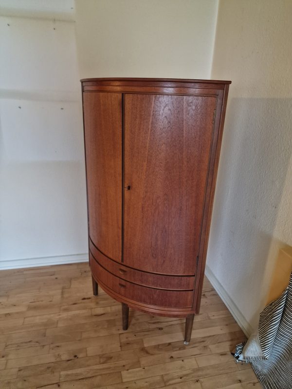 Hjørneskab, buet front, teak