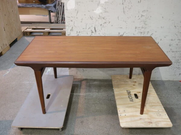 Uldum Møbelfabrik, Johannes Andersen Spisebord i teak med tillægsplade af Johannes Andersen for fra Uldum Møbelfabrik — billede 3