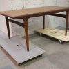 Uldum Møbelfabrik, Johannes Andersen  Spisebord i teak med tillægsplade af Johannes Andersen for fra Uldum Møbelfabrik — billede 4