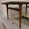 Uldum Møbelfabrik, Johannes Andersen  Spisebord i teak med tillægsplade af Johannes Andersen for fra Uldum Møbelfabrik — billede 5