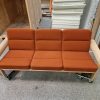 Magnus Olesen Trepersoners sofa, Magnus Olesen, egetræ, rød polstring — billede 4