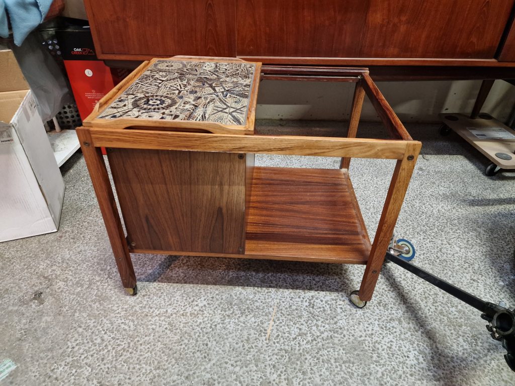 Haslev, Royal Copenhagen bar bord, sidebord, sofabord i palisander med kakler fra Royal Copenhagen — billede 10