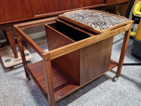 Haslev, Royal Copenhagen bar bord, sidebord, sofabord i palisander med kakler fra Royal Copenhagen — billede 7
