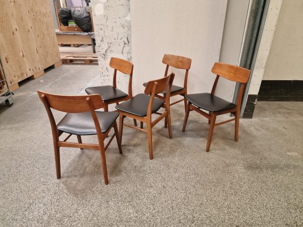 Fem spisestole i teak med skai