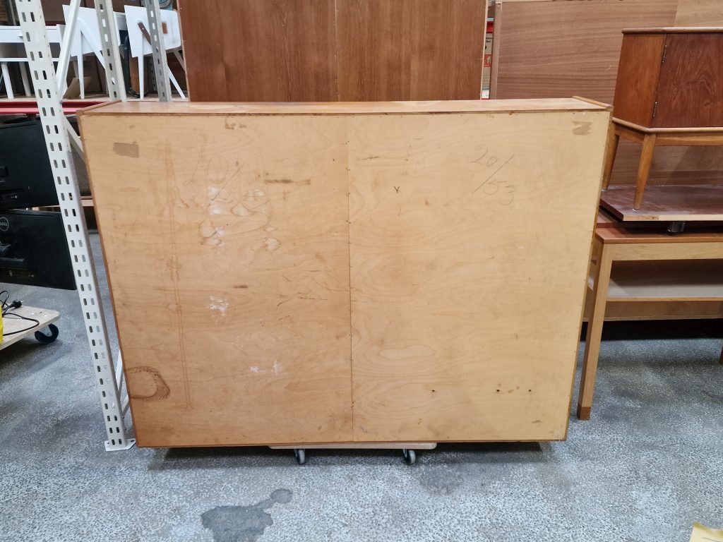 Bogreol i egetræ — billede 6