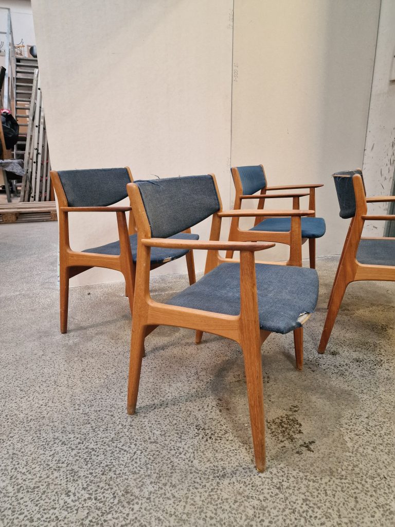 Henning Kjærnulf, model 317/318 4 stk Henning Kjærnulf armstole af teak model 317/318 — billede 2