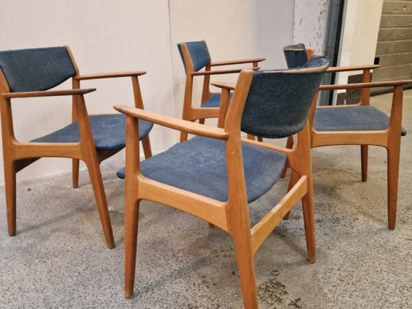 Henning Kjærnulf, model 317/318 4 stk Henning Kjærnulf armstole af teak model 317/318 — billede 3