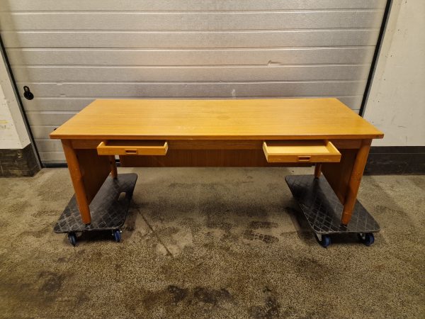 Direktør-skrivebord med indbyggede skuffer, teak, Nippu