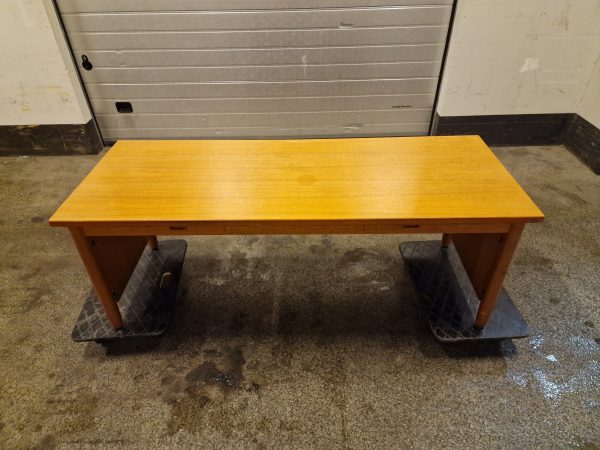 Direktør-skrivebord med indbyggede skuffer, teak, Nippu