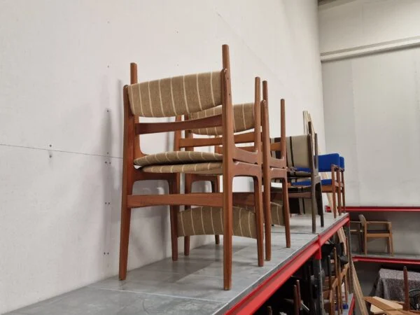 Erik Buch Fire Erik Buch spisestole, teak, til ompolstring — billede 3