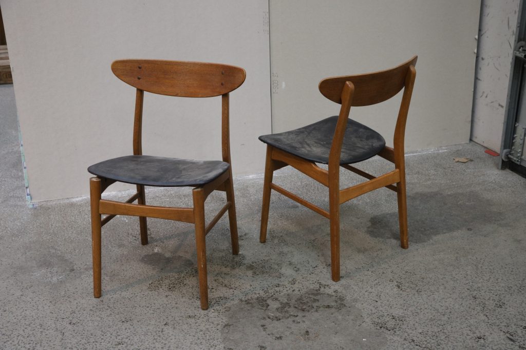 Farstrup model 210 To stk Farstrup model 210 med løse sæder, teak