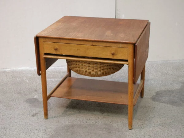 Sybord i massiv teaktræ og egetræ, GETAMA, Hans J. Wegner, model AT33