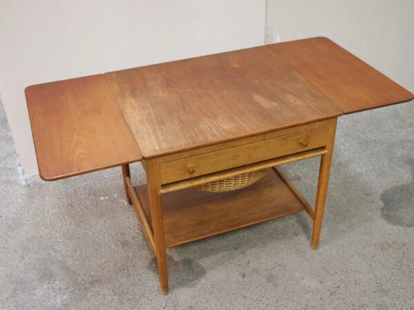 GETAMA, Hans J. Wegner, model AT33 Sybord i massiv teaktræ og egetræ, GETAMA, Hans J. Wegner, model AT33 — billede 12