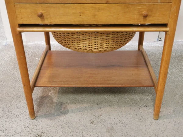 GETAMA, Hans J. Wegner, model AT33 Sybord i massiv teaktræ og egetræ, GETAMA, Hans J. Wegner, model AT33 — billede 13