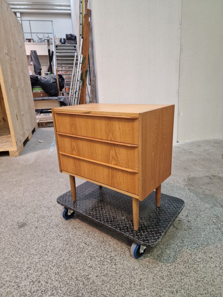 Entrekommode, teak
