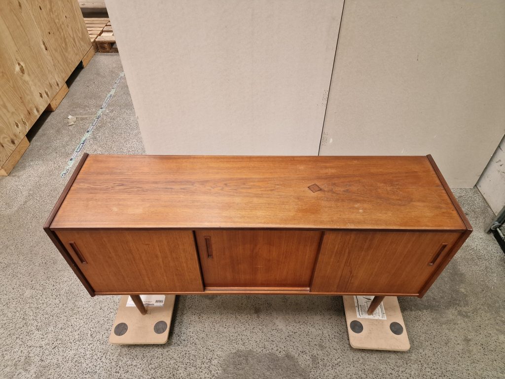 Lav skænk i teak — billede 3