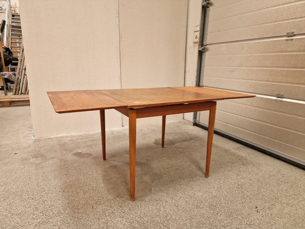 Kvadratisk spisebord i teak med hollandsk udtræk — billede 9