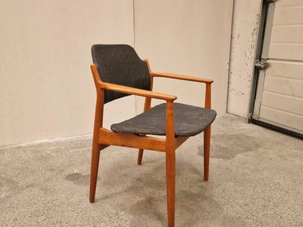 Armstol i massiv teak, Arne Vodder model 62A — billede 4