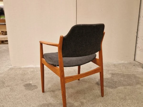Armstol i massiv teak, Arne Vodder model 62A — billede 6