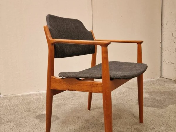 Armstol i massiv teak, Arne Vodder model 62A — billede 2