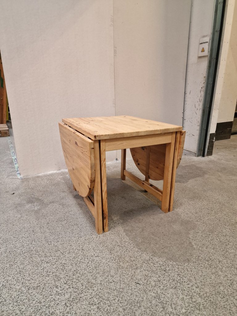 Spisebord i fyrretræ med gateleg — billede 4