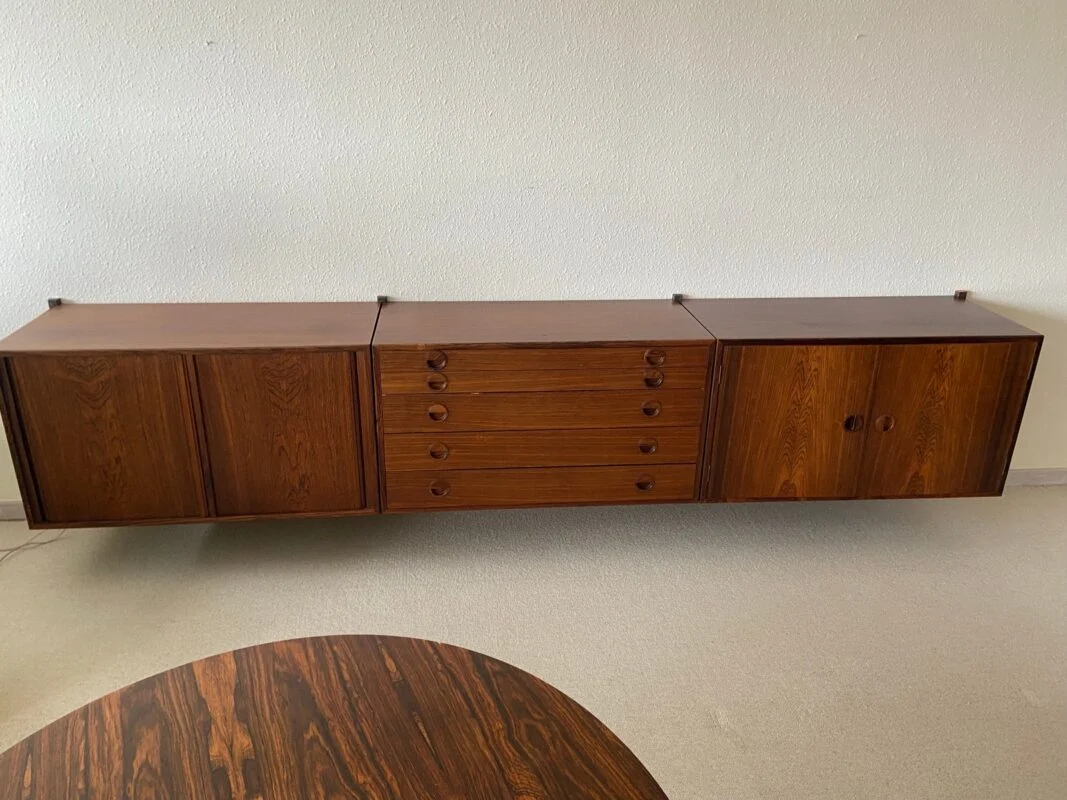 Rud Thygesen & Johnny Sørensen for Hansen and Guldborg (HG Furniture) Tredelt væghængt skænk i palisander af Rud Thygesen & Johnny Sørensen for Hansen and Guldborg (HG Furniture)