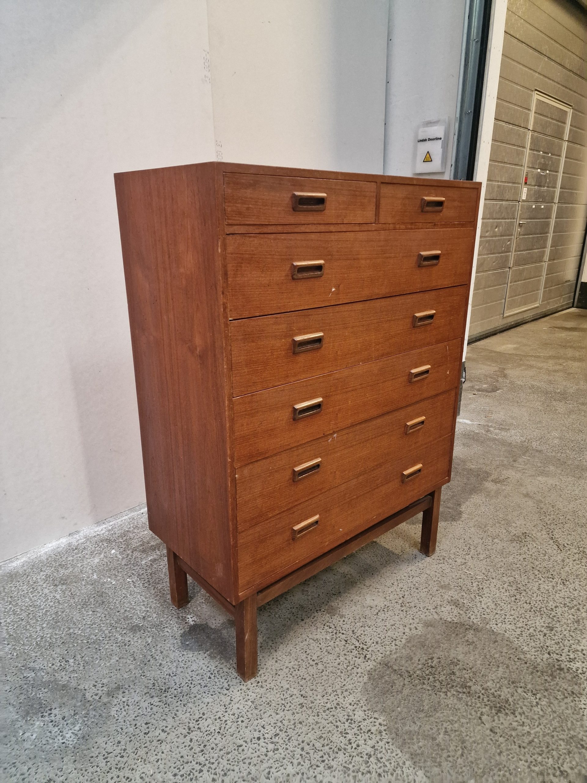 Kommode, teak, på sokkel, model F125 af Holger Jensen