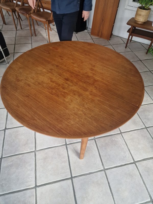 Ole Hald spisebord i teak med to tillægsplader, teak