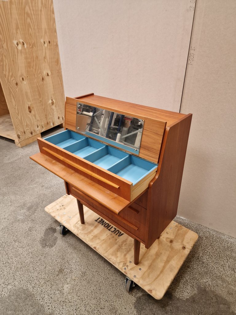 Chatol/sminkebord i teak — billede 10