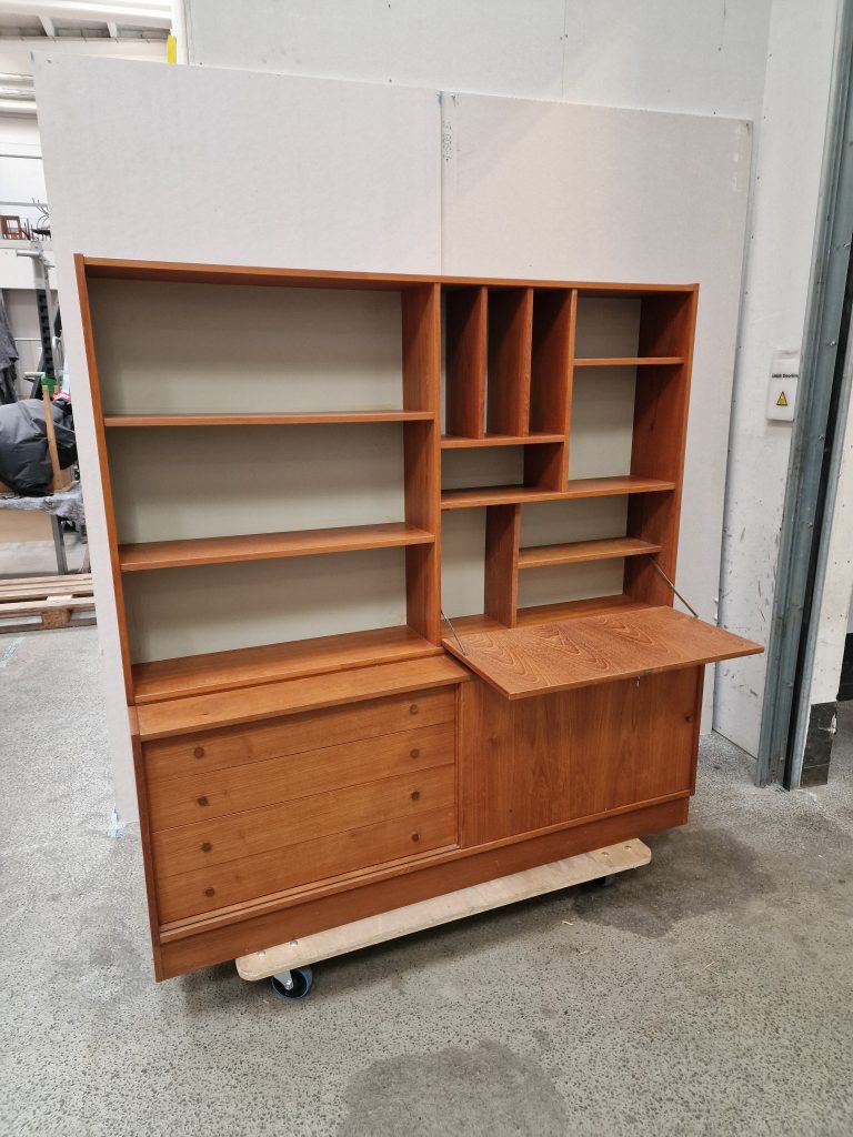 Skænk og bogreol med klap, teak — billede 7