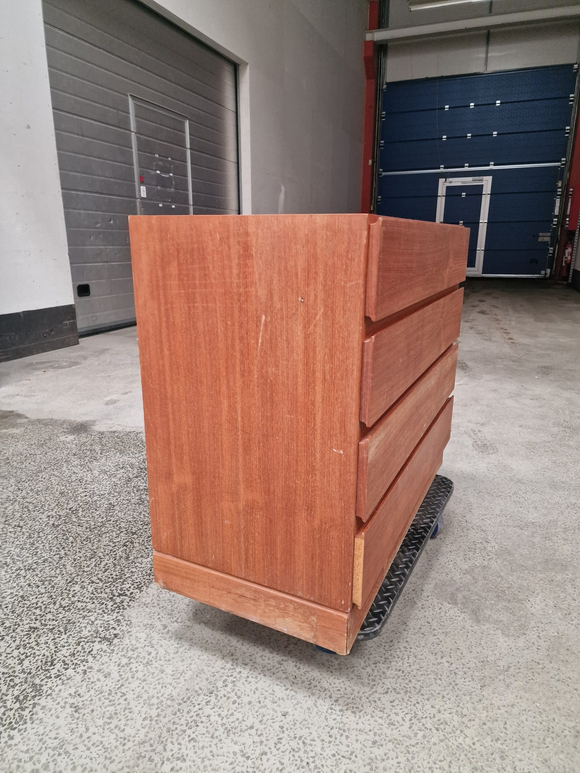 Arne Wahl Iversen for Vinde Møbelfabrik Kommode i teaktræ på sokkel, Arne Wahl Iversen for Vinde Møbelfabrik — billede 2