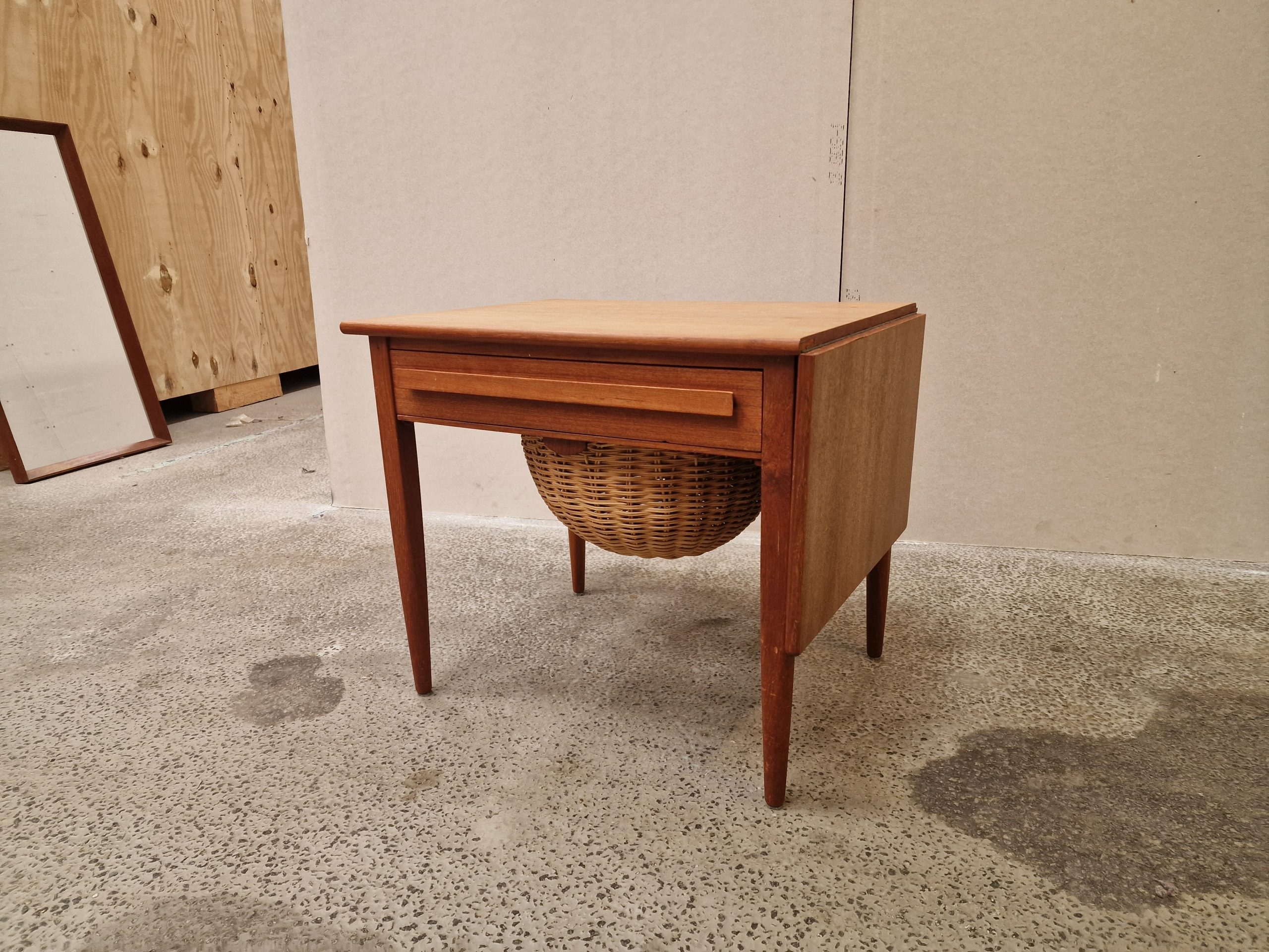 Sybord i teak med forlænger-klap, Johannes Andersen
